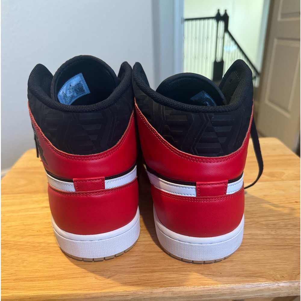 Jordan 1 Mid Christmas - Picture 3 of 3